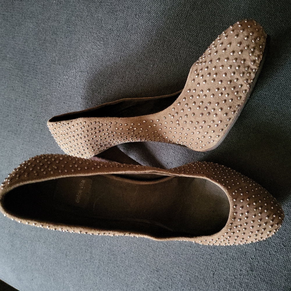 Dolce Vita Suede pumps